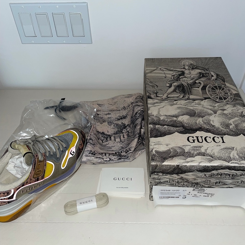 Gucci sneakers